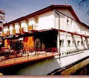 2* Otel Tre Santi